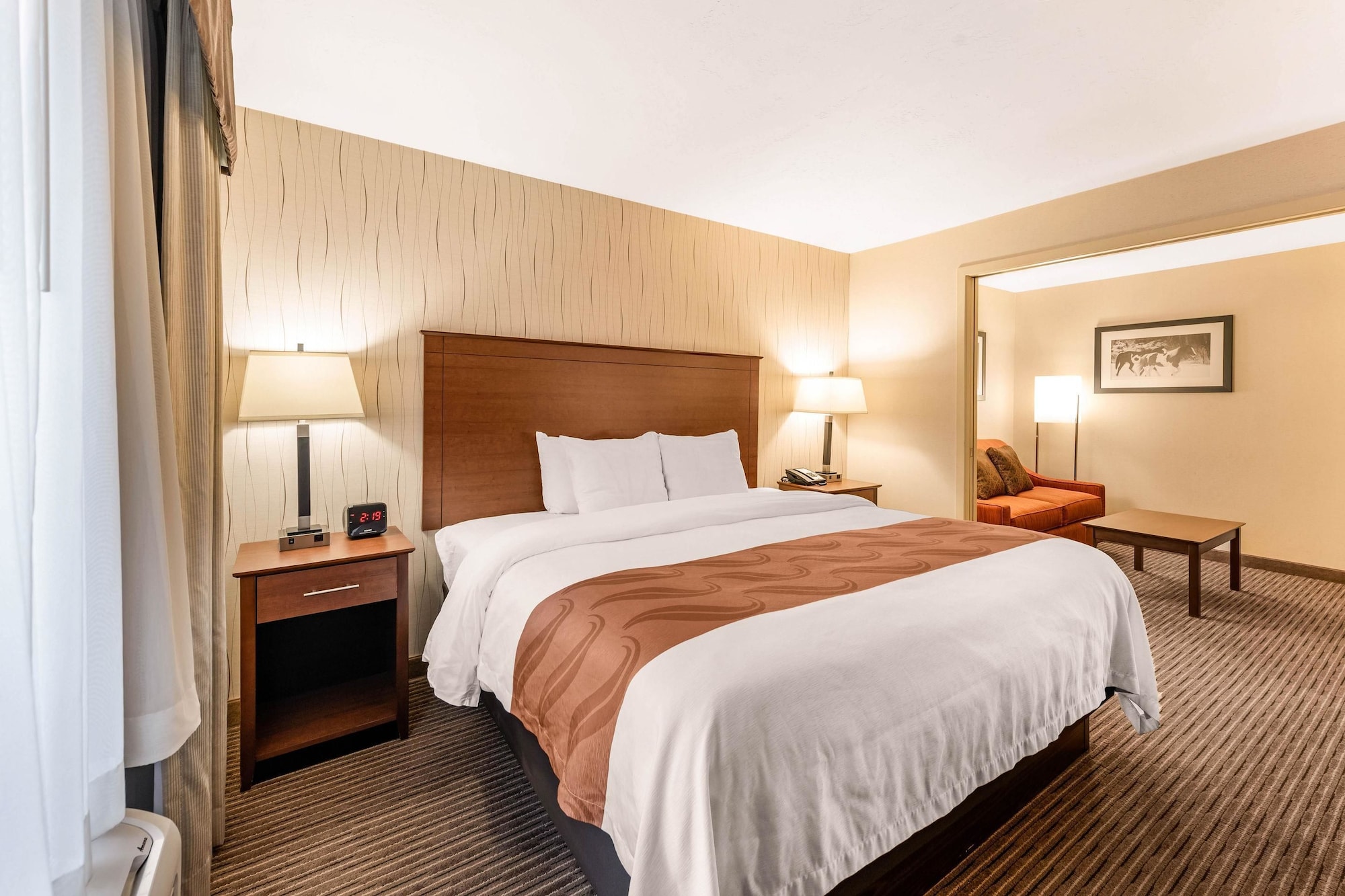 SUITE, KING BED