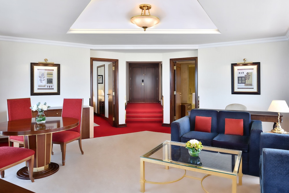 Sheraton Grand Doha Resort & Convention Hotel 41/80