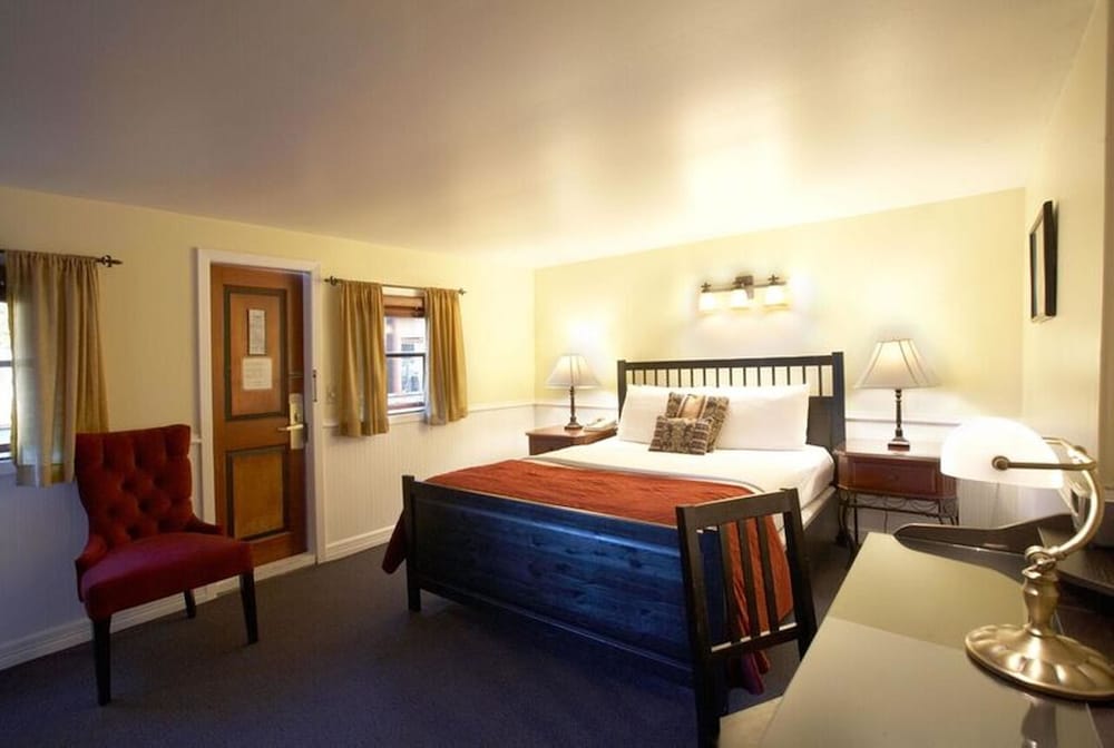 DELUXE, RIVER VIEW, ACCESSIBLE