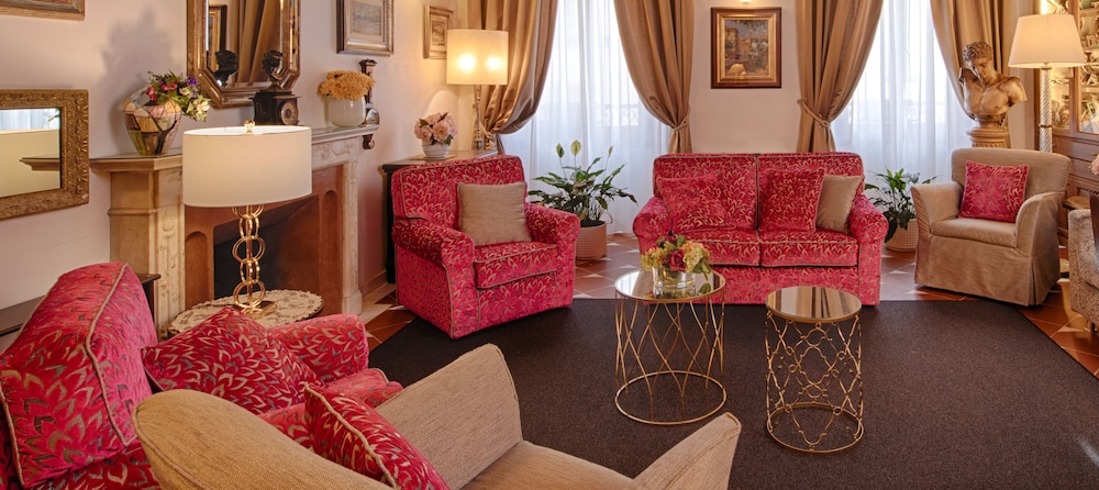 Hotel Maxim 56/72