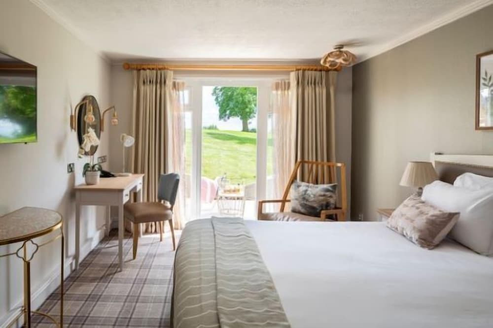 Tewkesbury Park 6/50