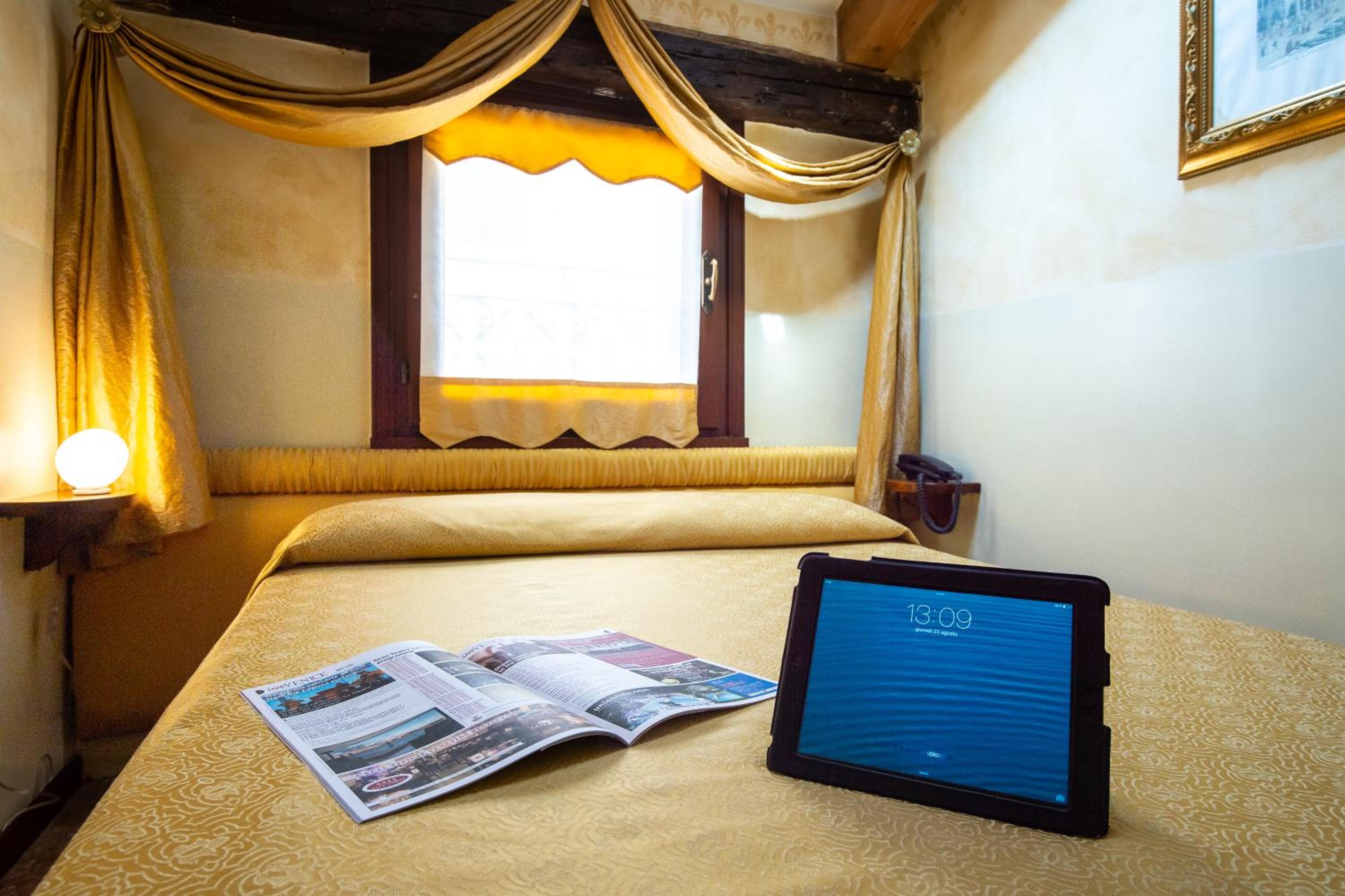 Hotel Mercurio 45/56