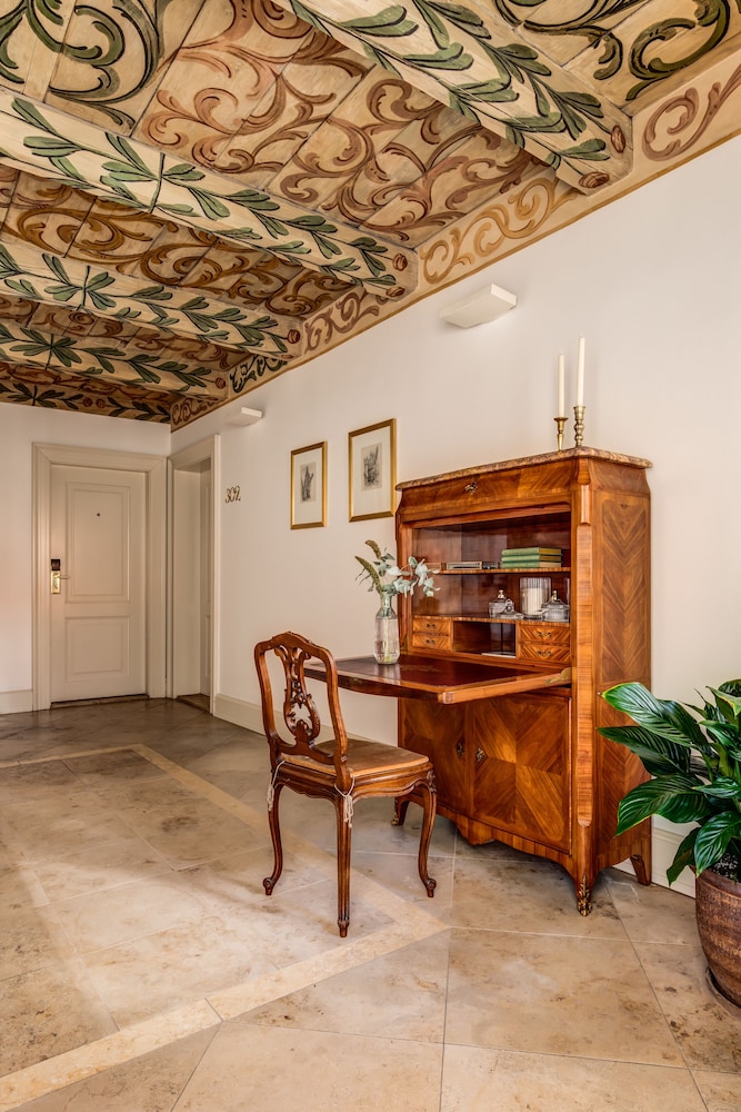 Hostel Santini Prague 1/50