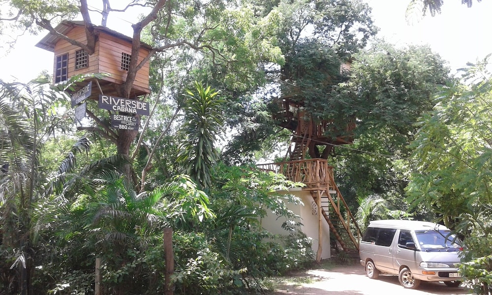 Riverside Cabana Yala 42/50