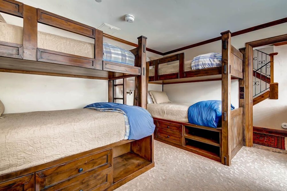 The Vail Spa Condominiums 26/76