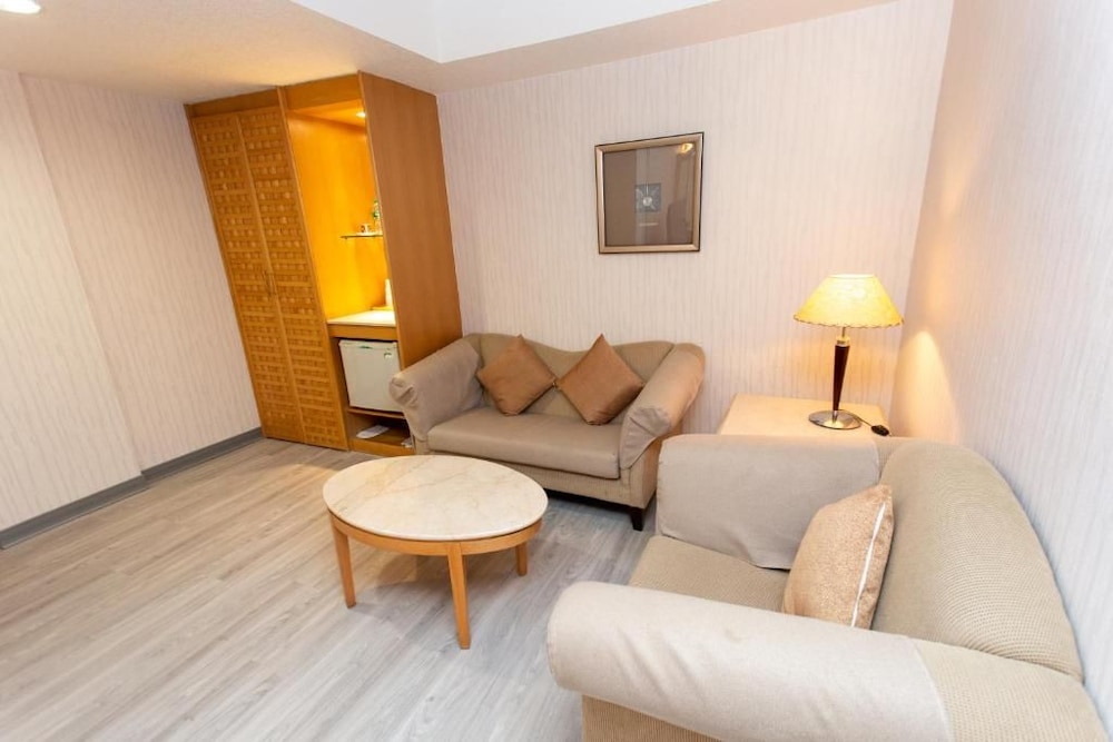 Ardi Hotel 33/45