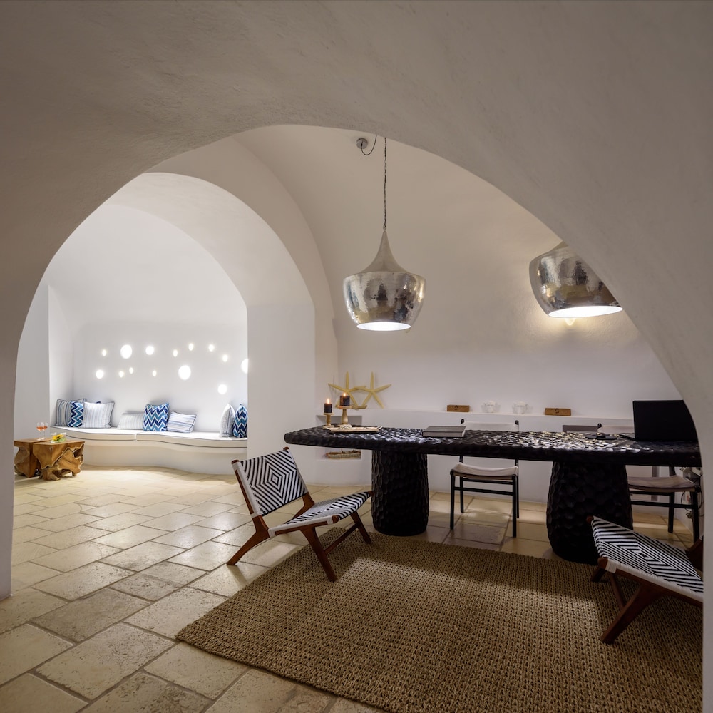 Nefeles Luxury Suites 33/49