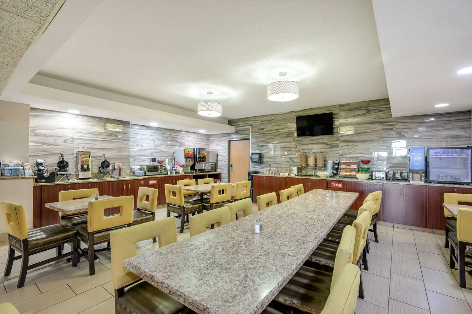 Best Western Waukesha Grand 12/18