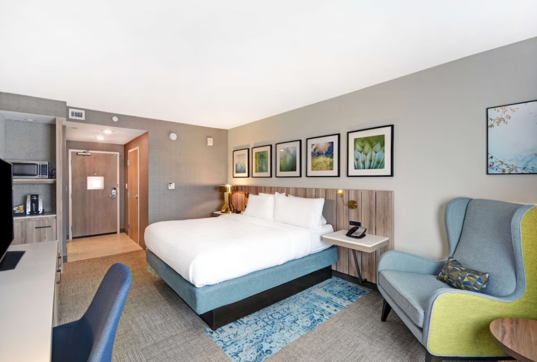 ROOM, ACCESSIBLE