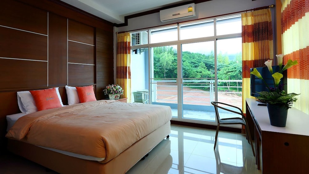 Breeze Hill Hotel 17/50