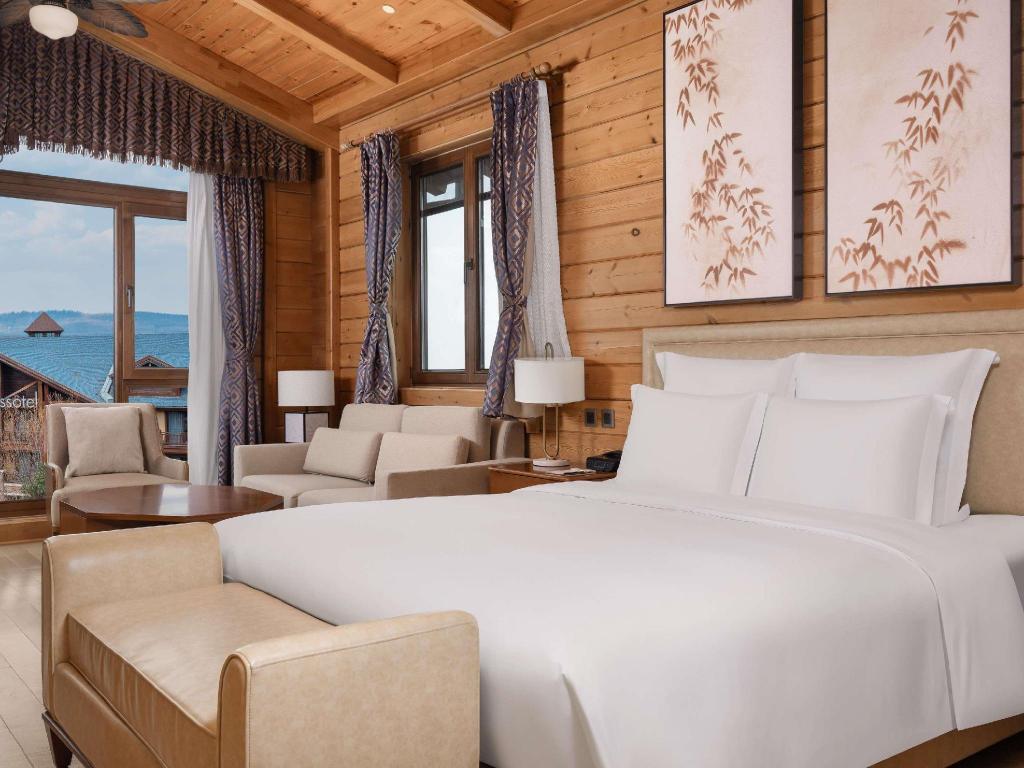 Swiss Select, King Bed, Mountain View, Villa Area، Swissotel Resort Changbaishan 5/7