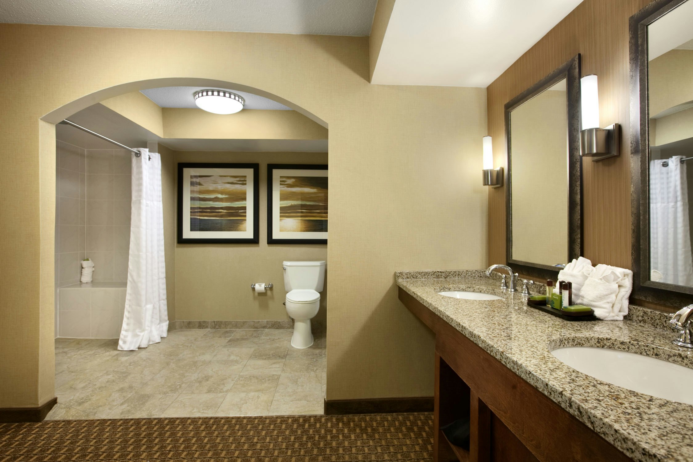 Embassy Suites by Hilton Bloomington/Minneapolis 50/50