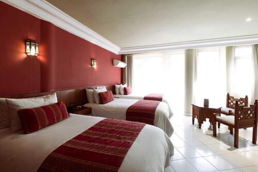 Casablanca Hotel 7/54