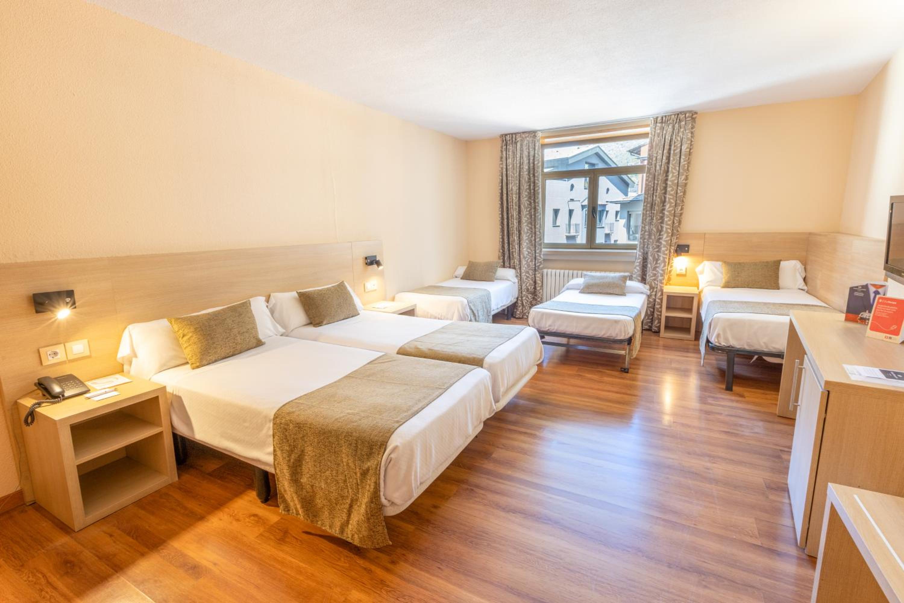 Room, Quintuple, Single Bed