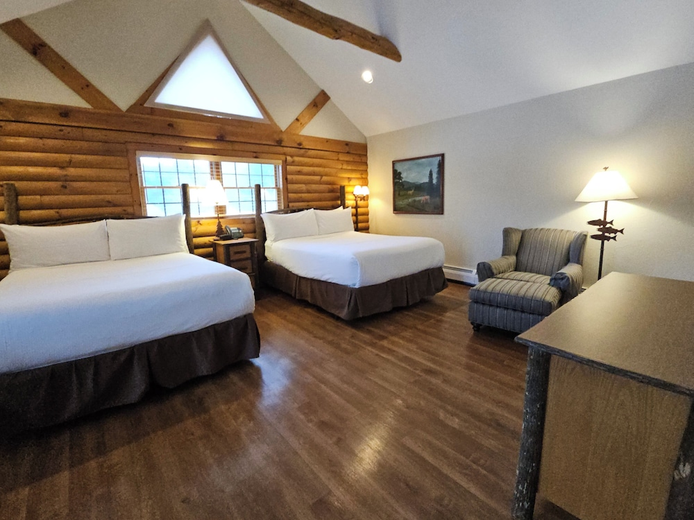 Lodge, Suite, 2 Queen Beds