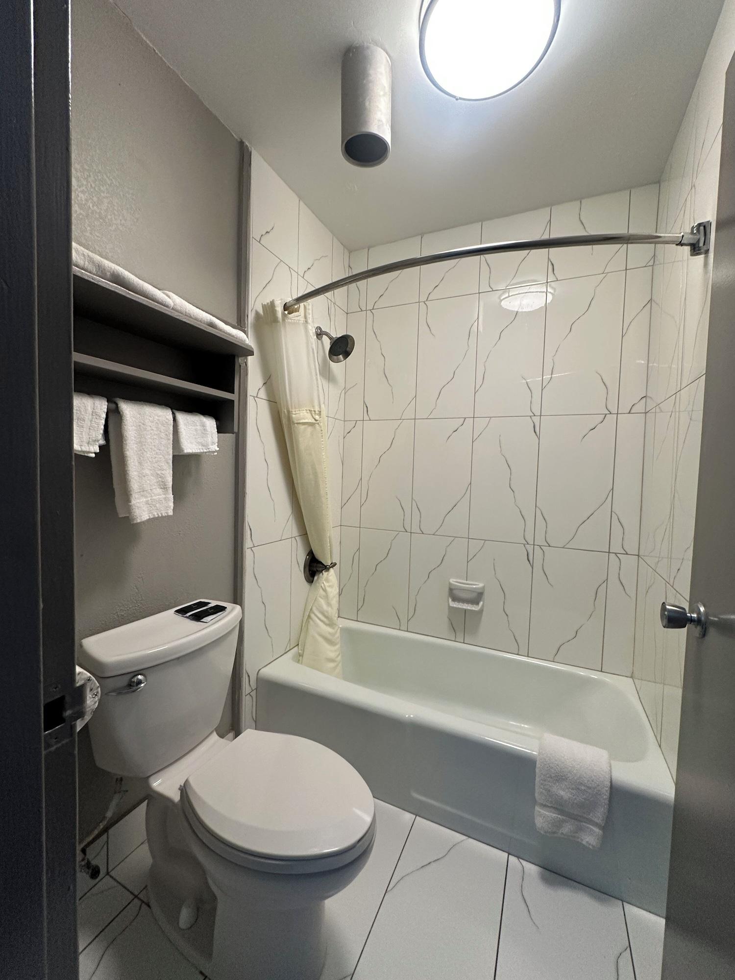 Executive Inn 37/41