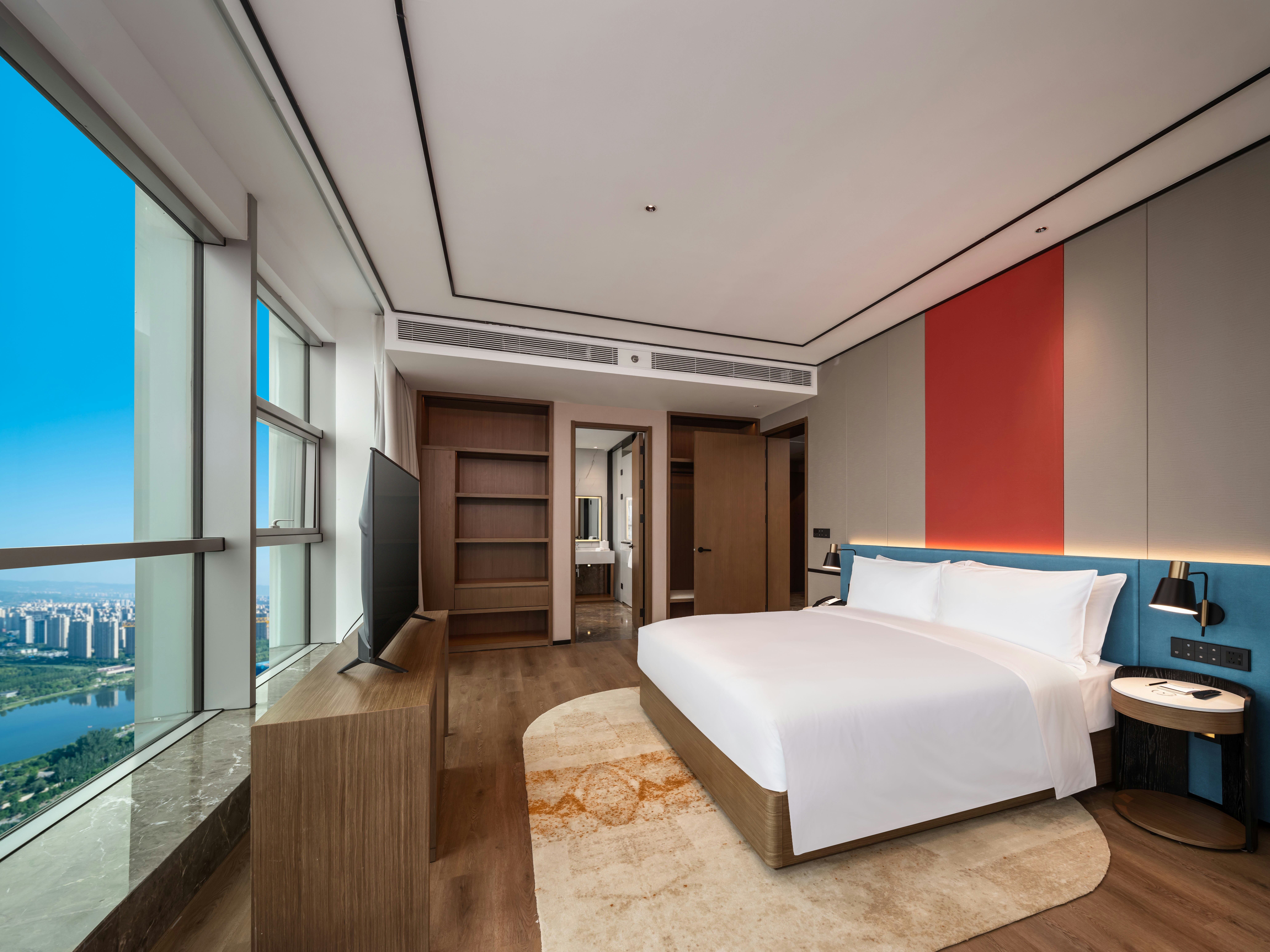 DELUXE, SUITE, KING BED