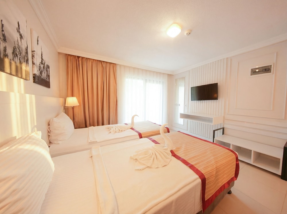 Room at Tropic Hotel Side, SIDE