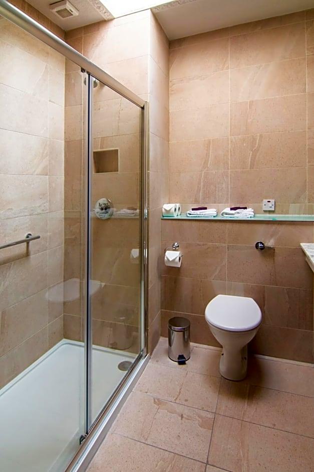 SEVEN OAKS HOTEL 43/46