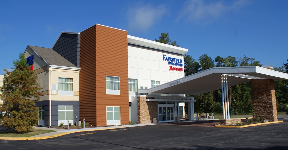 Fairfield Inn Suites By Marriott Chesapeake Suffolk 49/52
