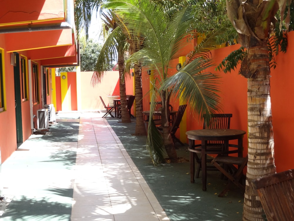 Del Rey Apartments 51/57