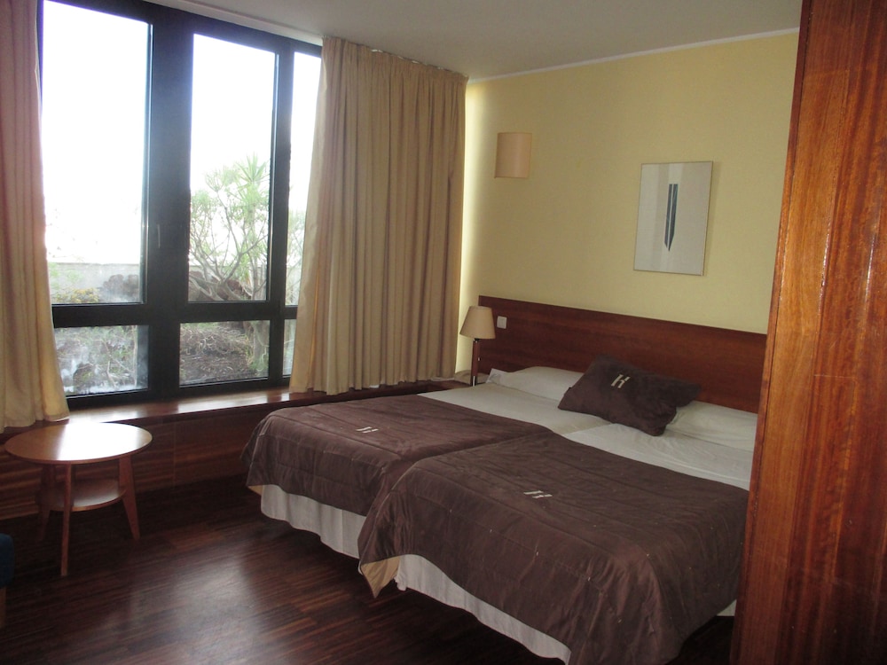 Hotel Escuela Santa Cruz 10/67