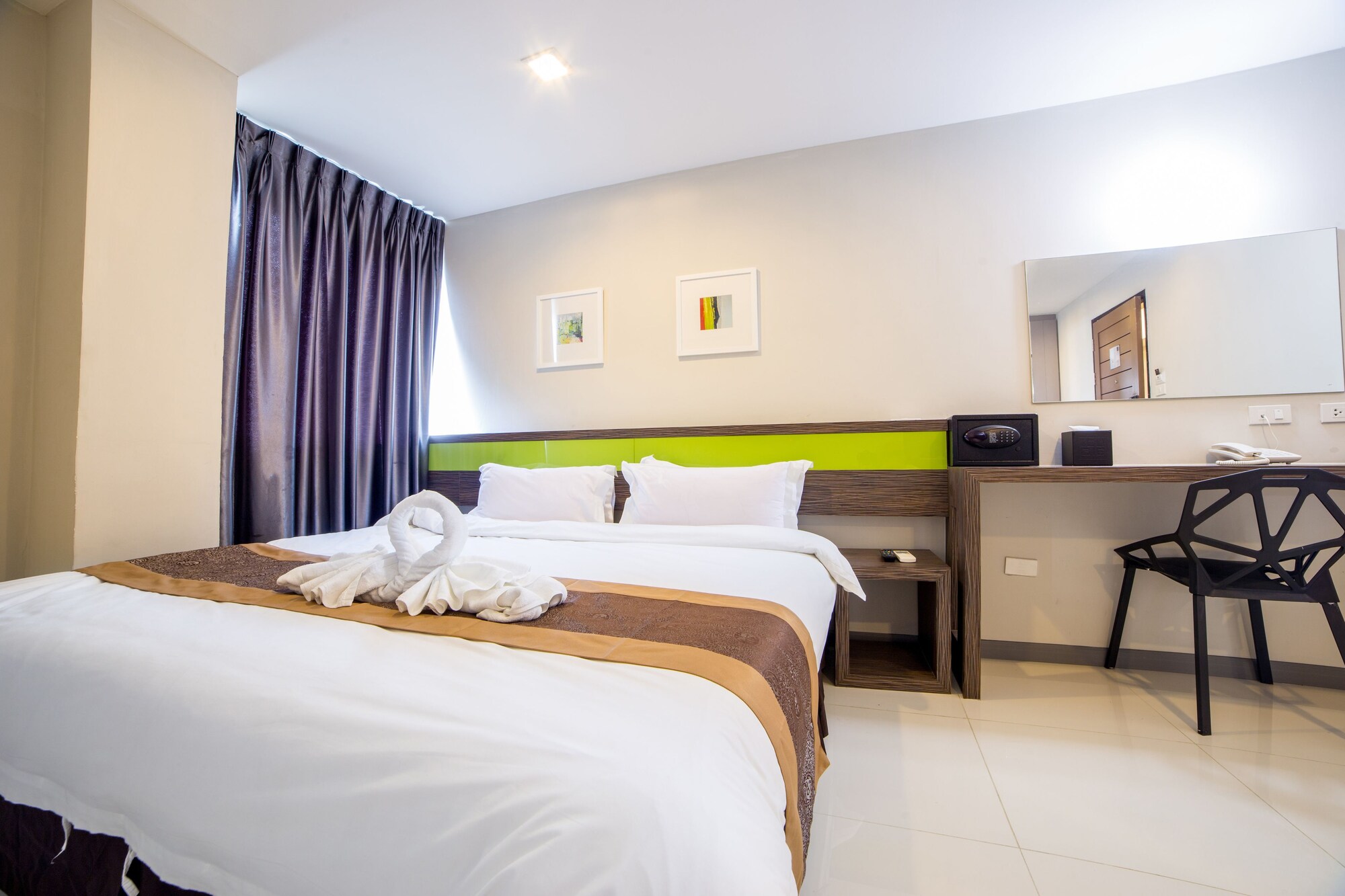 Superior, Double Bed, CUBIC PRATUNAM 8/10