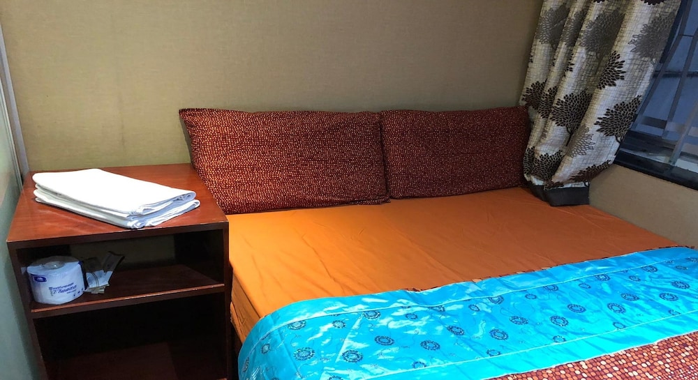 Rich Hotel 15/50
