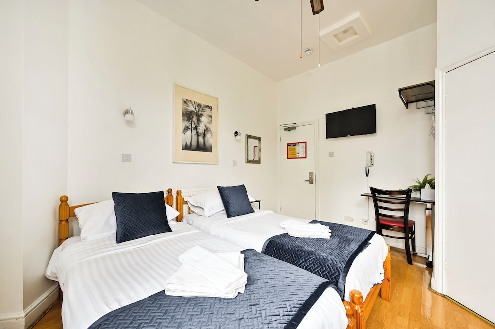 City London Hotel 12/50
