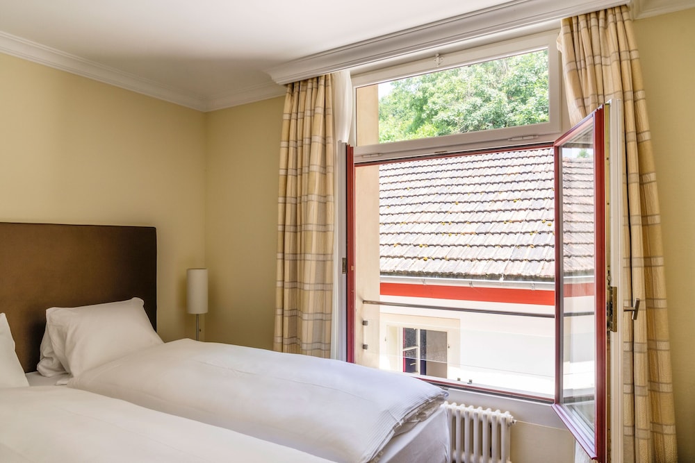 CLASSIC, DOUBLE OR TWIN BED