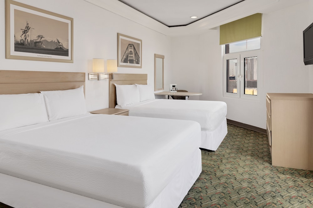 Hotel Monterrey Macroplaza 24/60