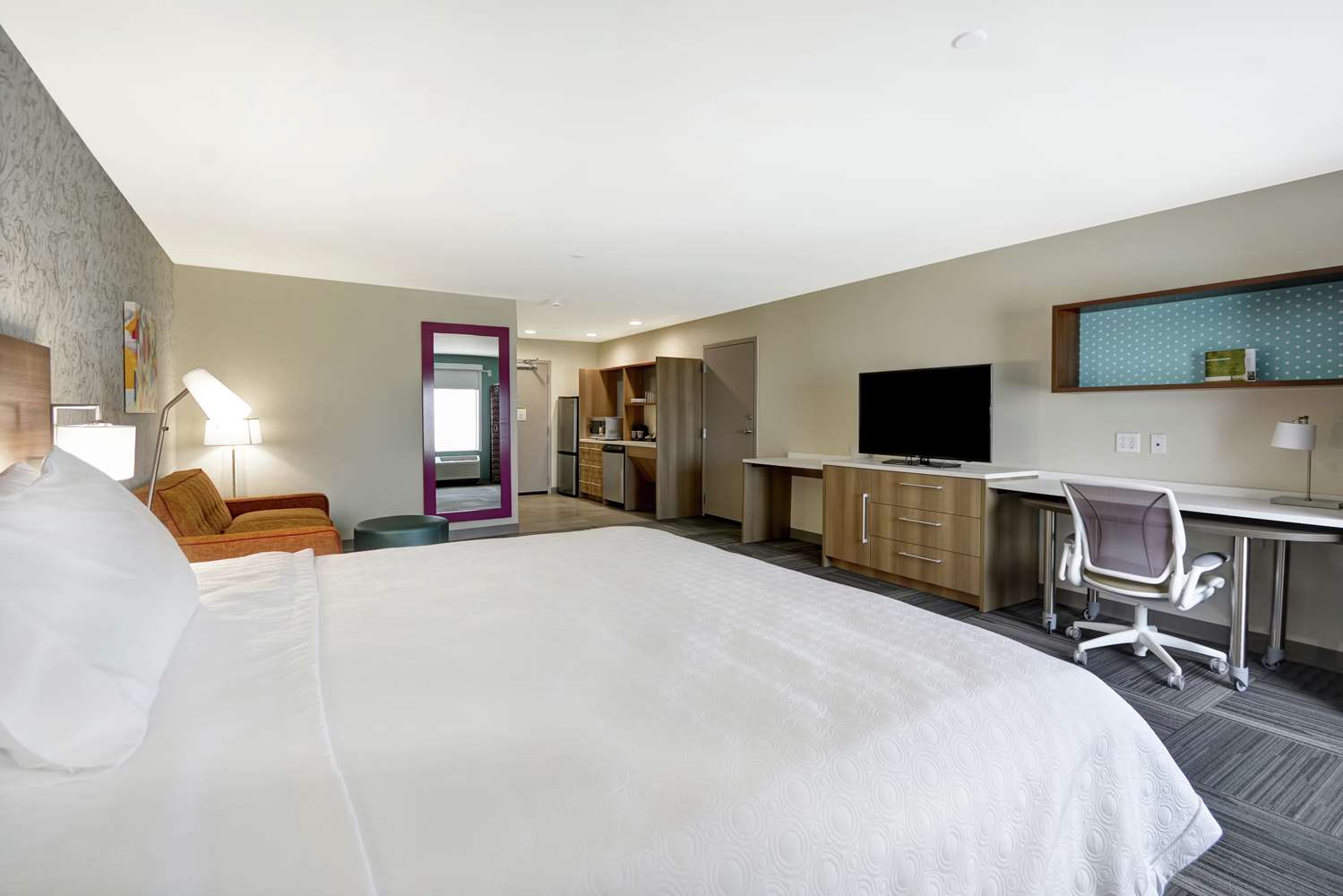 Studio, Suite, King Bed, Accessible