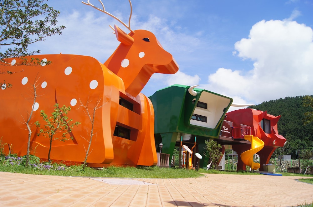 Blue Whale Resort 3/68