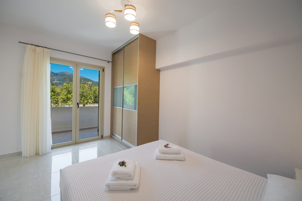 Bounatsa Studios & Apartments 28/43