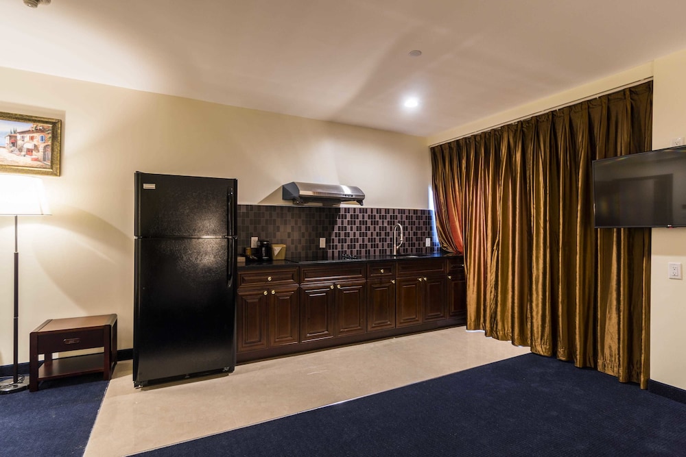 John Hotel 4/41
