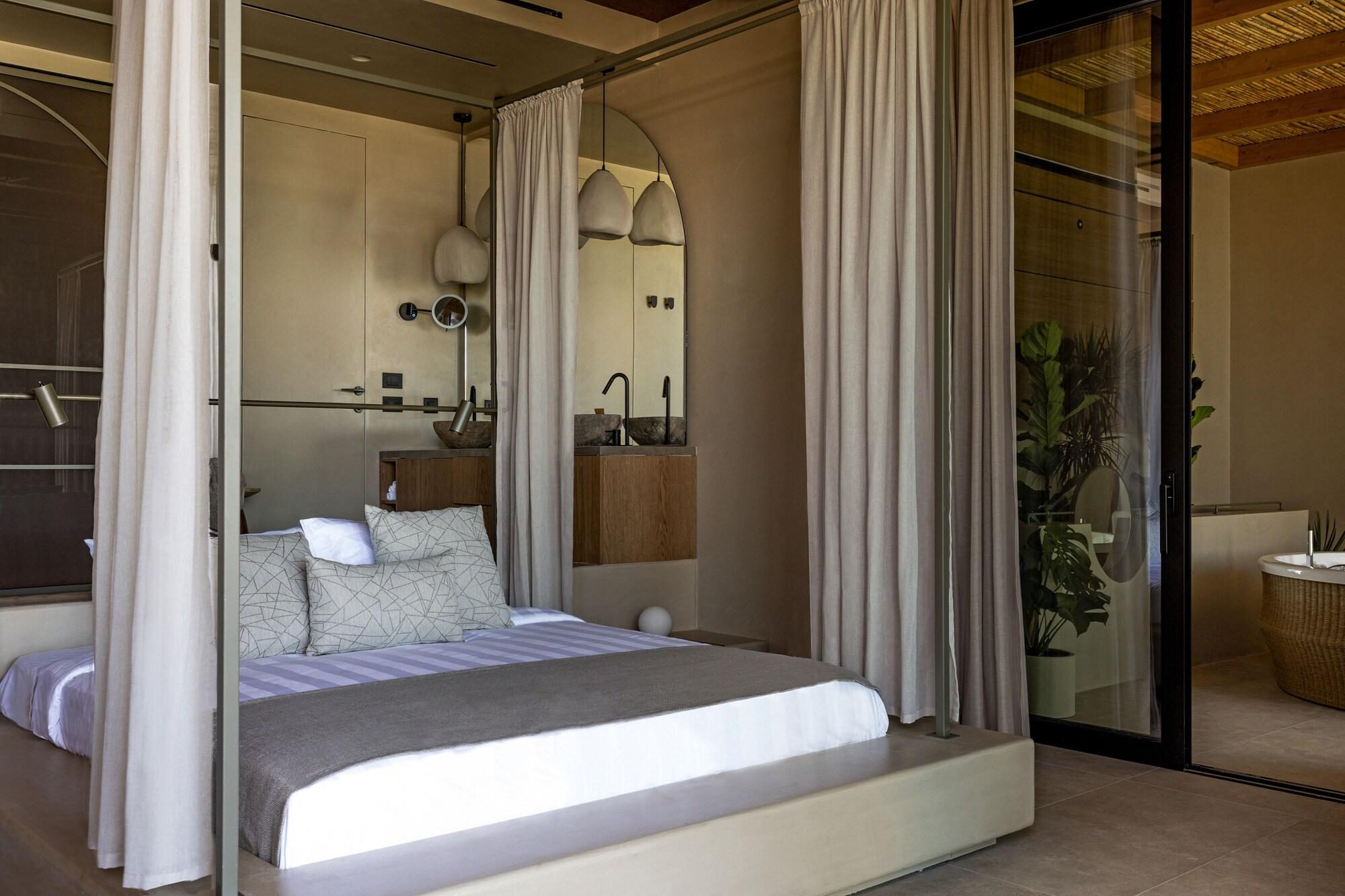 Suite, Sea Front, Private Pool, Hot Tub