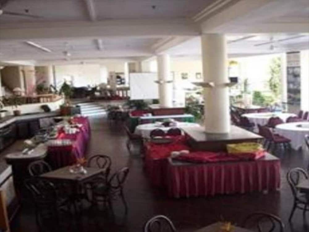 THE ORIENT STAR RESORT LUMUT 30/39