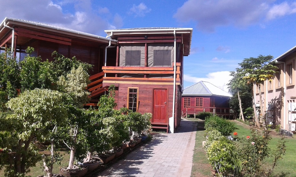 Adansonia Hotel 2/34