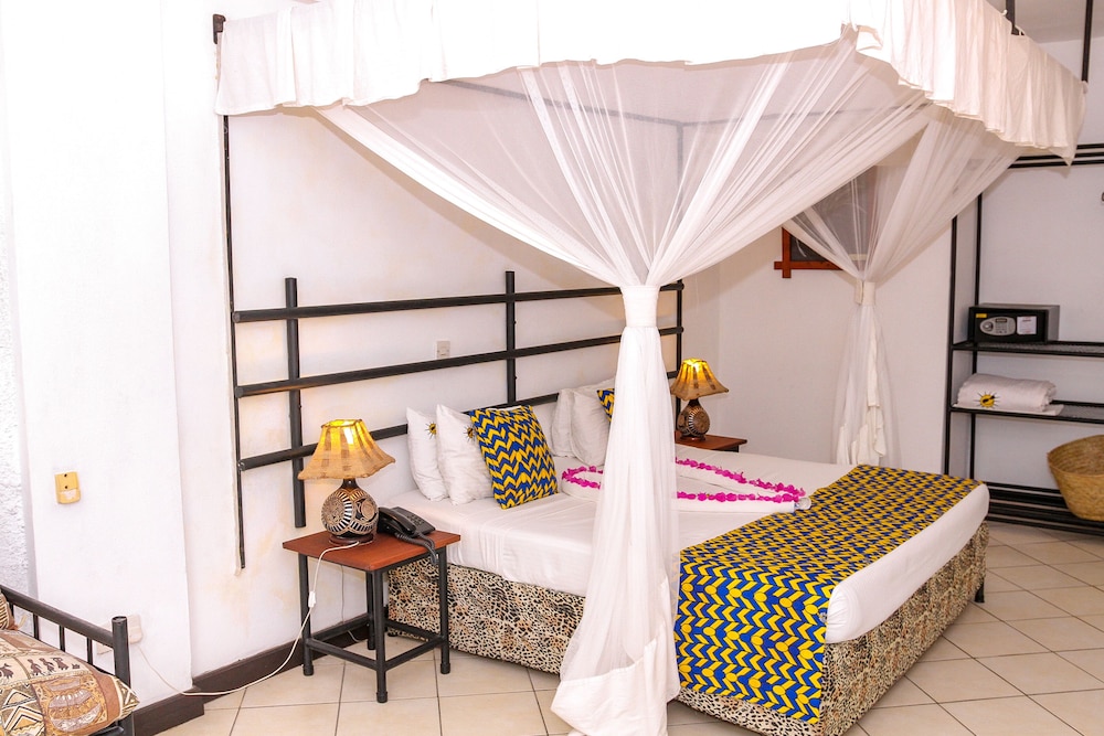 Kahama Hotel Mombasa 12/39