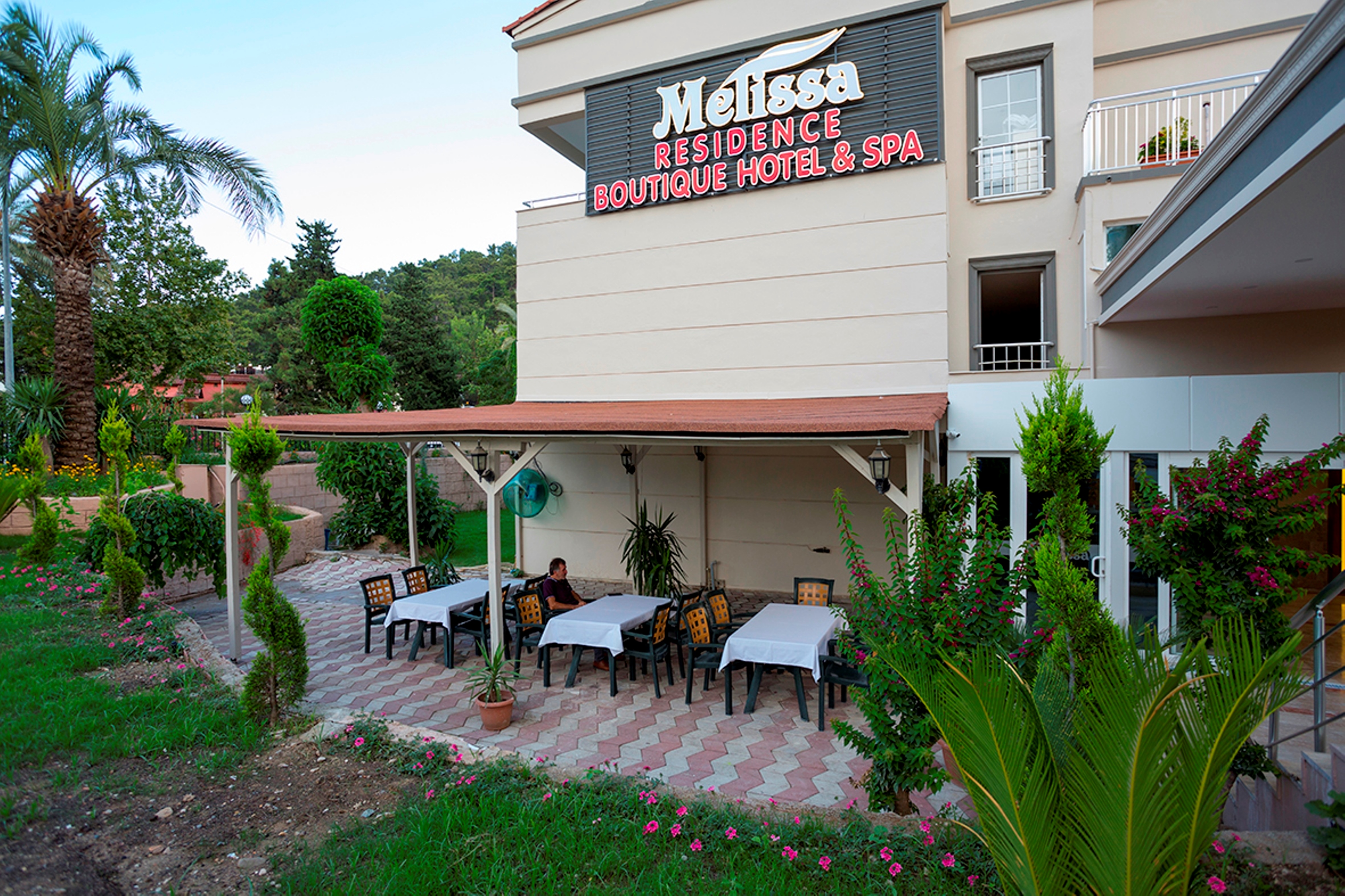 Rich Melissa Hotel (ex Melissa Residence) 33/35