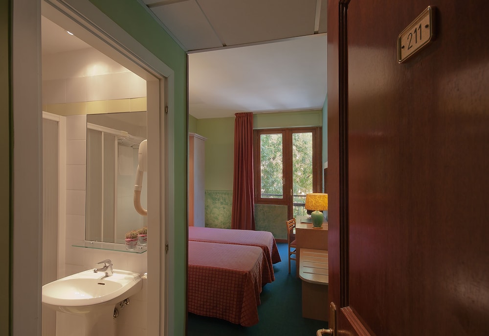 Meridiana Hotel 23/56