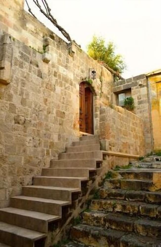 Medieval Villa 25/46