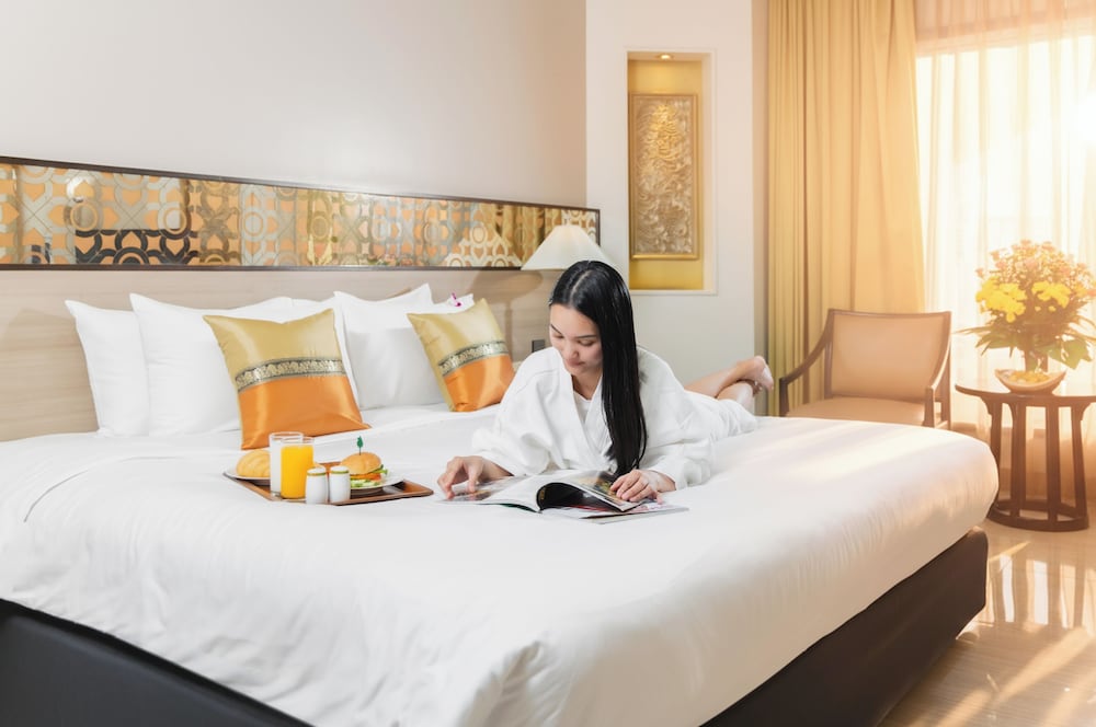 غرفة ديلوكس بسرير كوين، Indra Regent Hotel 4/8