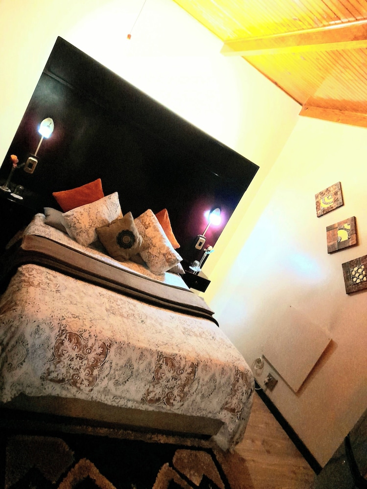 Breena Bnb Guest House 4/50