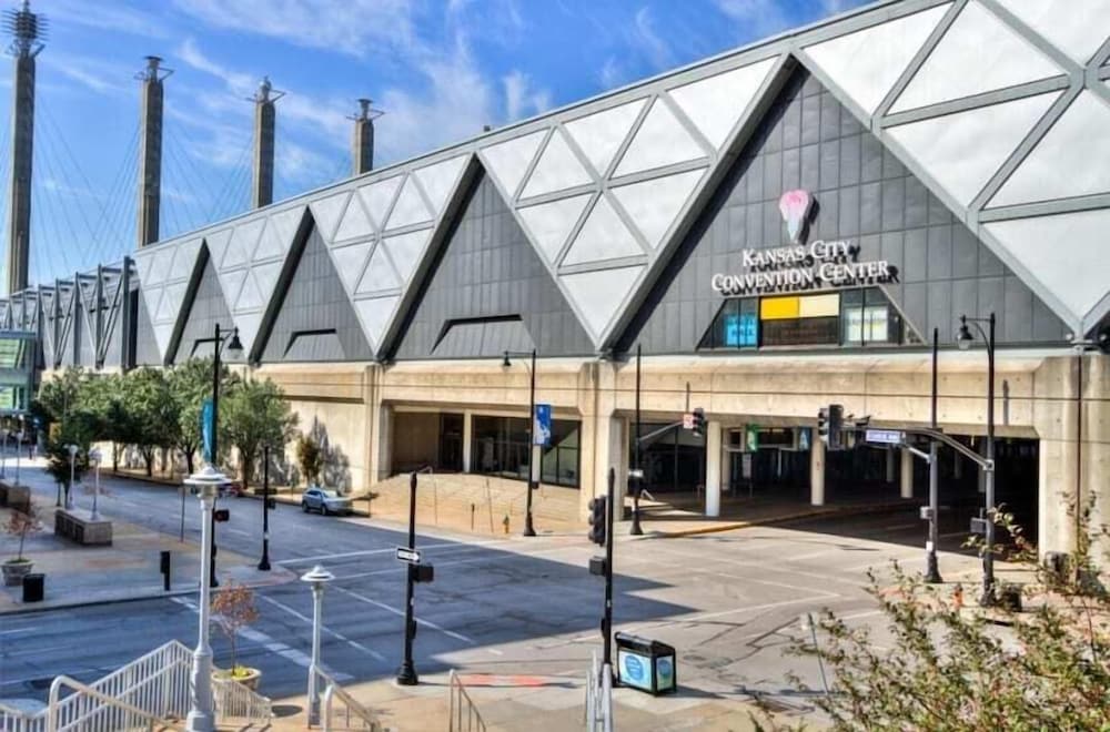 Hotel Lotus Kansas City Stadium 54/62