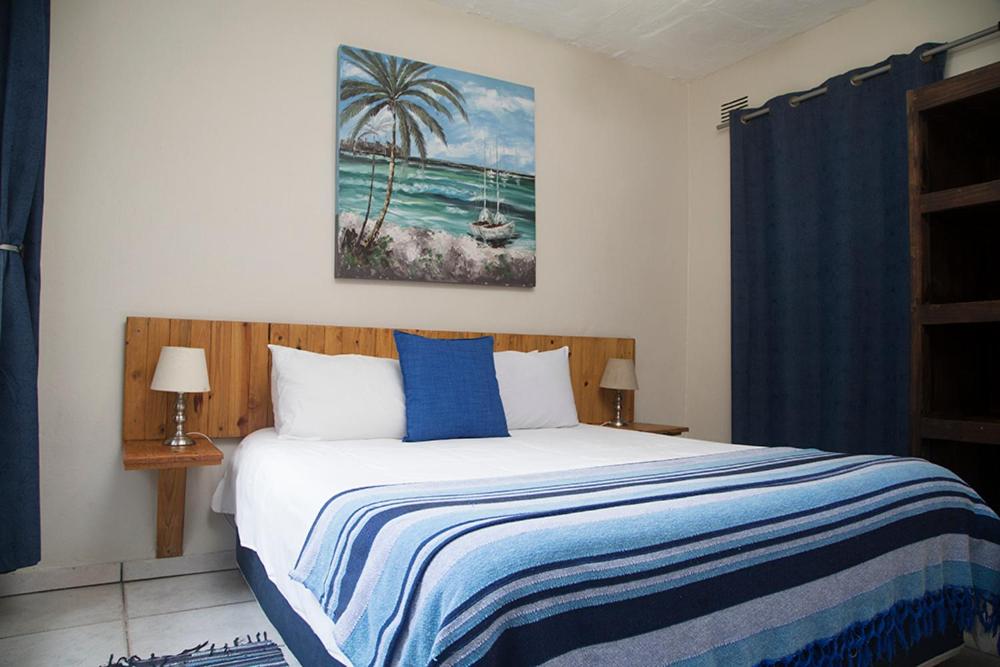Ansteys Beach 6/50