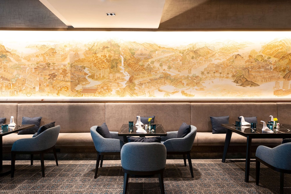 Ramada Plaza By Wyndham Chao Fah 49/67