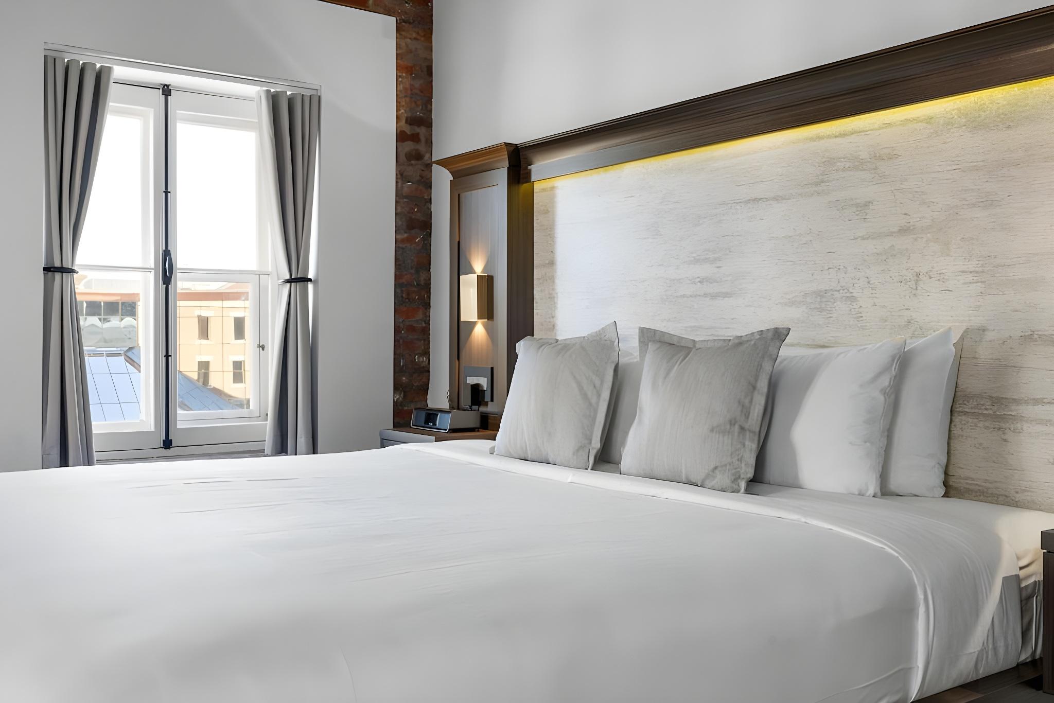Plus, Deluxe, Murphy Bed, 2 Double Beds, Pet Friendly