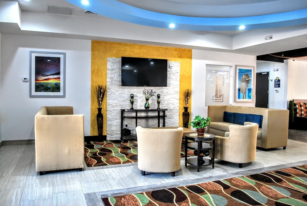 Days Inn & Suites by Wyndham Lubbock Medical Center 35/54