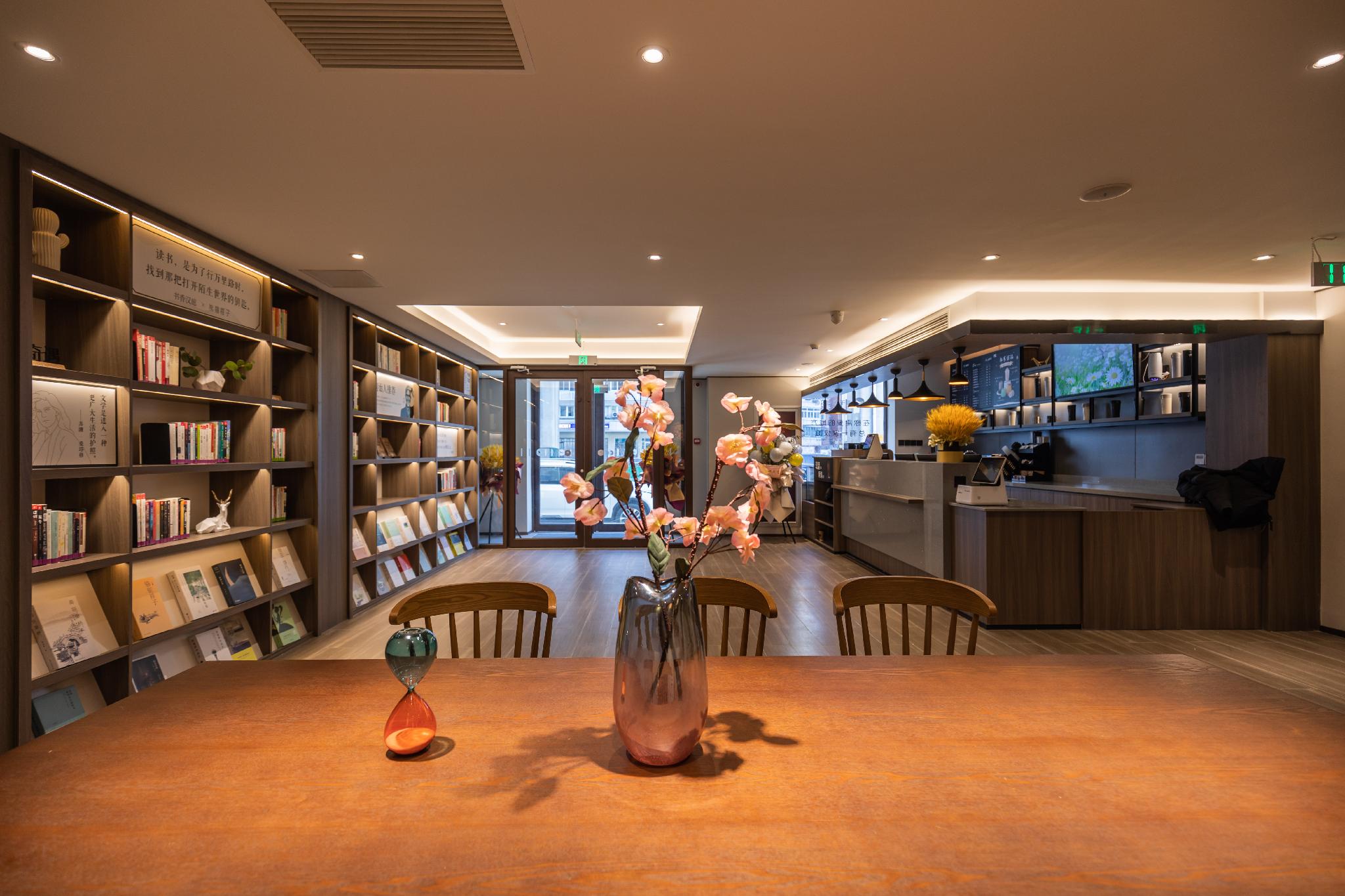 Vienna Hotel (Tianjin chentangzhuang subway station store) 46/59